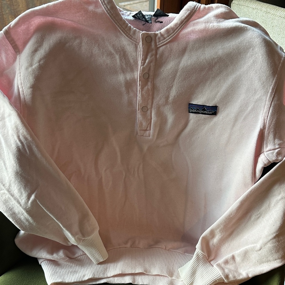 Patagonia Light pink Pullover with Logo